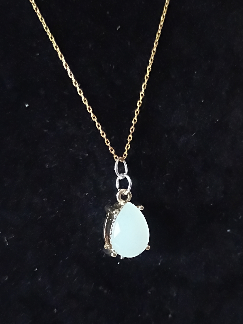 Teardrop-Shaped White Faceted Stone Necklace On Gold Over Stainless Plunder